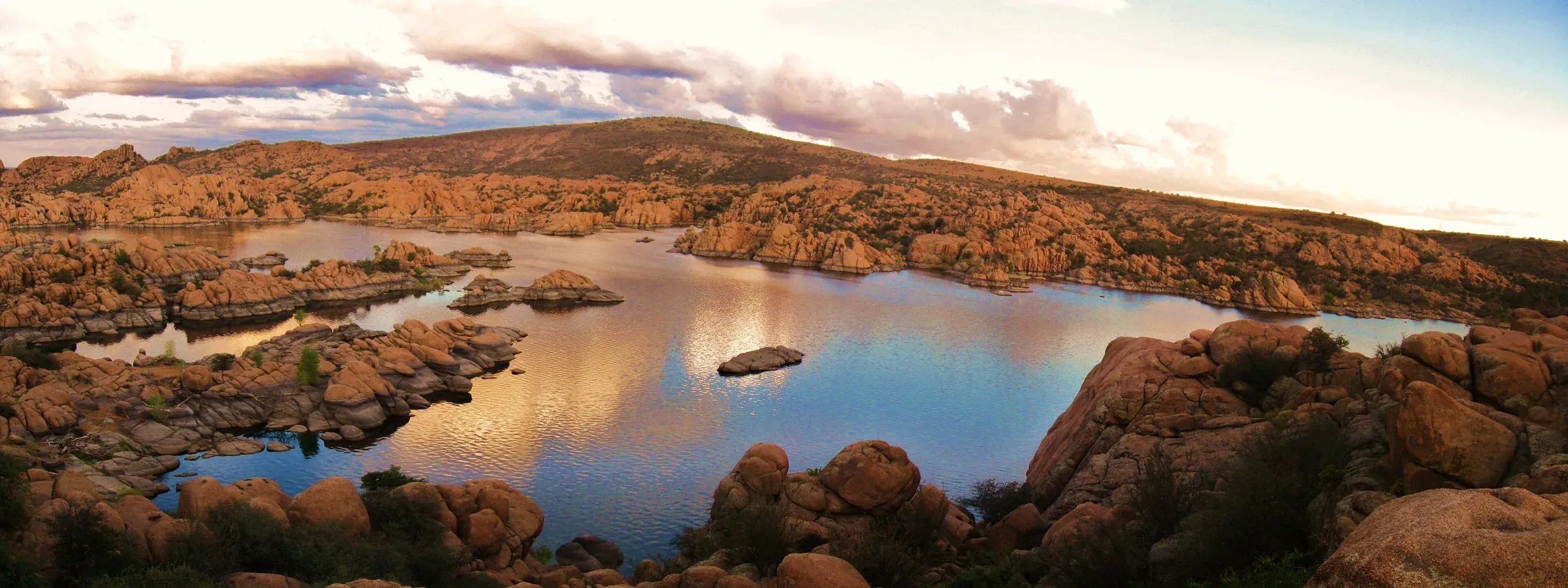 Granite boulders around Watson Lake, Arizona